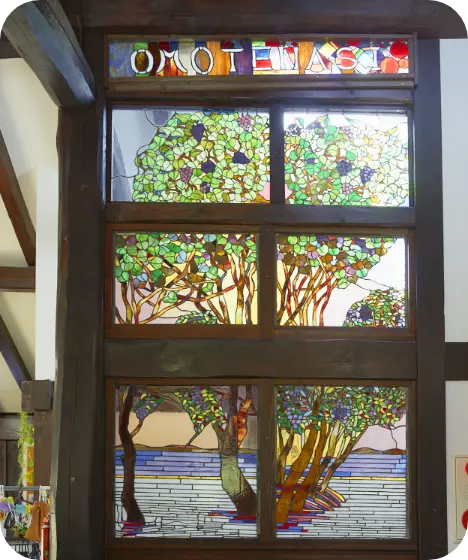 ステンドグラス ｜ 施設内風景
